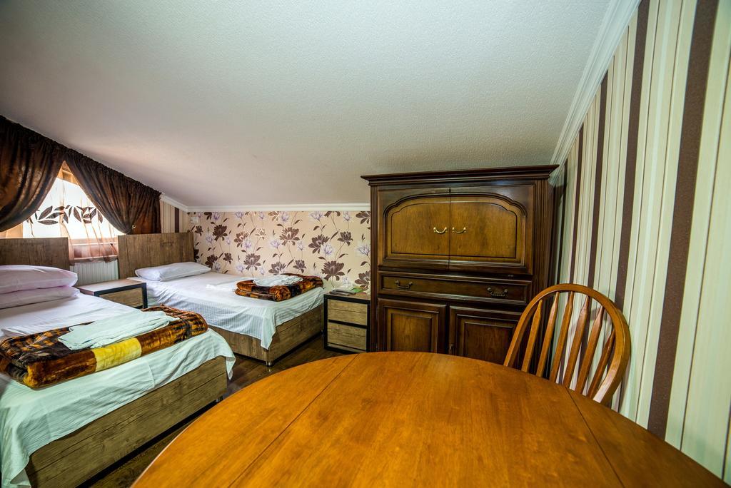 Hotel Guglux &Wine Cellar Телаві Екстер'єр фото